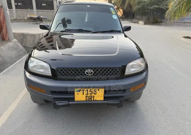 Toyota RAV4 Base FWD 1999 Black - 1