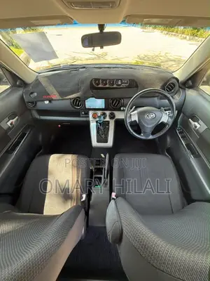 Toyota Corolla Rumion 2008 Nyeusi