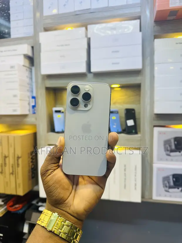 Apple iPhone 15 Pro 256GB Silver (Refurbished) - 1