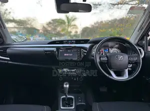 Toyota Hilux 2023 Double Cabin