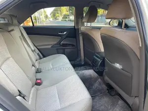 Toyota Mark X 2010