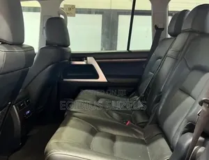 2019 Toyota Land Cruiser VX Diesel