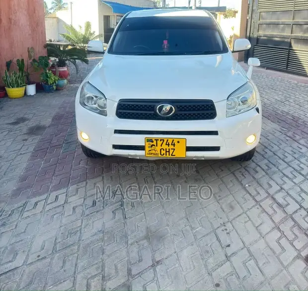 Toyota RAV4 2.4 2005 White - 1