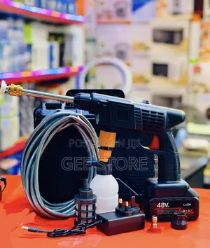Brand New Water Pump with Battery