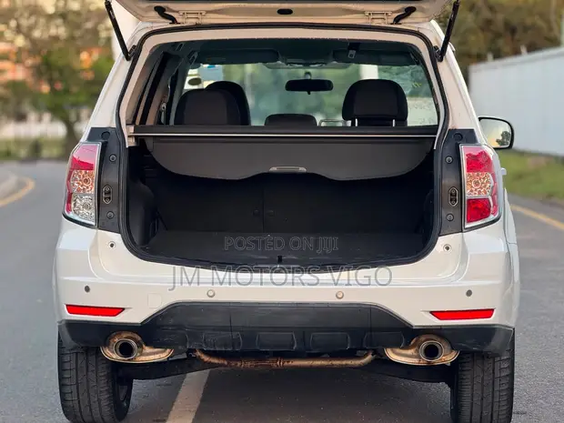 Subaru Forester 2009 White - 1