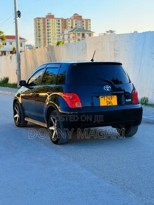 Toyota IST 2003 Nyeusi