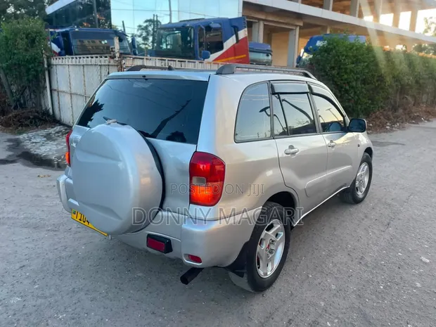 Toyota RAV4 2005 Silver - 1