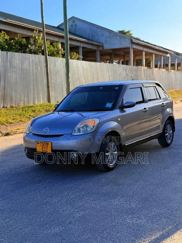 Mazda Verisa 2007 Silver - 1