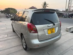 Toyota Corolla Spacio 2005 Nyeupe