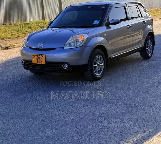 Mazda Verisa 2008 Silver - 1