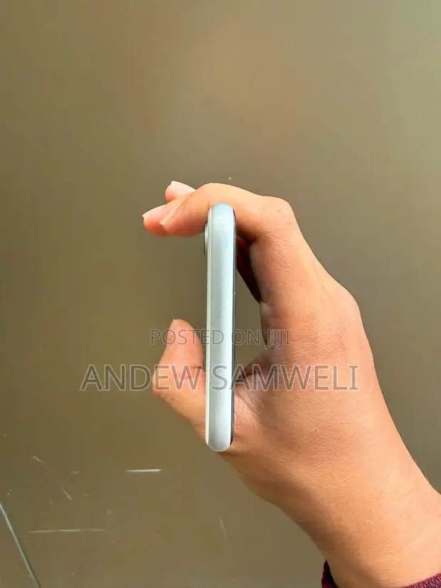 Apple iPhone SE (2022) 128GB Nyeupe - 1