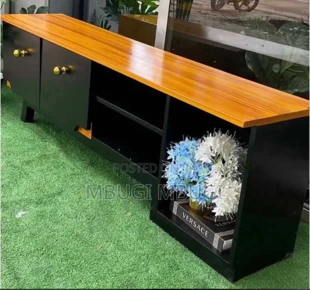 Showcase Fut5 TV Stand with Cabinet - 1