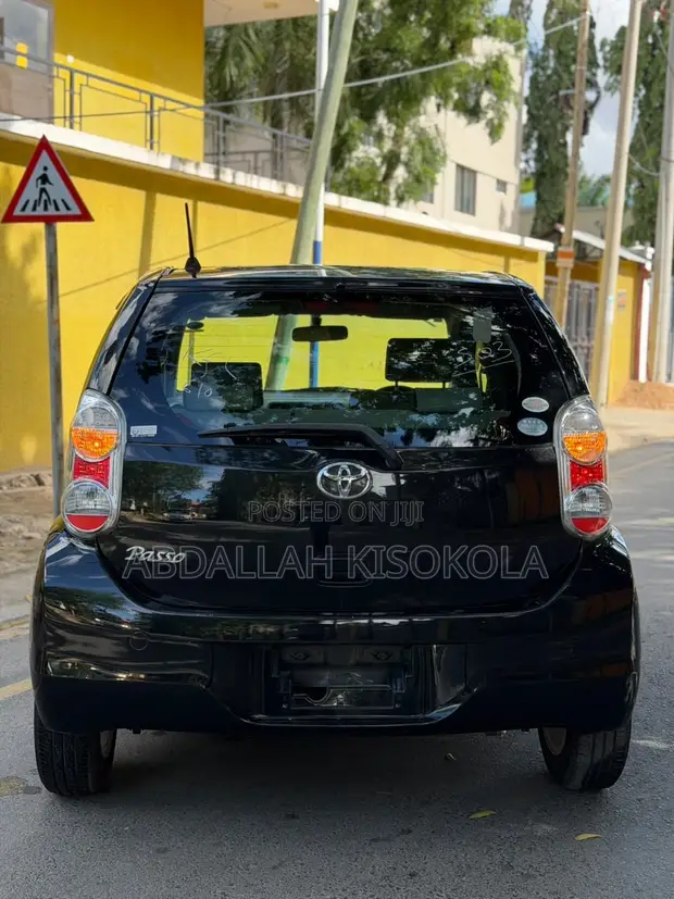 Toyota Passo 1.0 FWD 2012 Black - 1