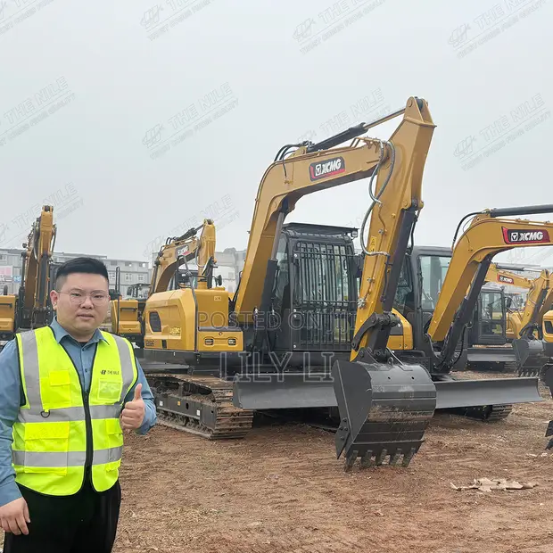 939F Excavator 272kW Cummins Engine - 1