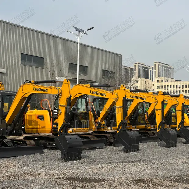 9075F Excavator 7.5 Ton 36.8kW 0.32m3 Bucket - 1