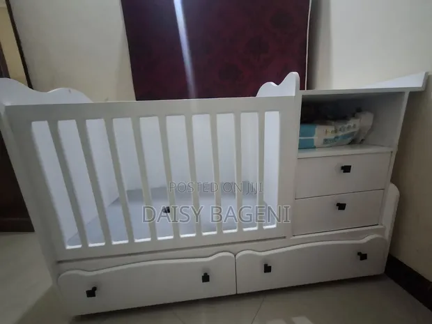 Baby Crib with Drawer and Wheels - 1