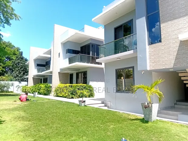 Furnished 2-Bedroom Apartment for Rent in Oyster Bay - 1