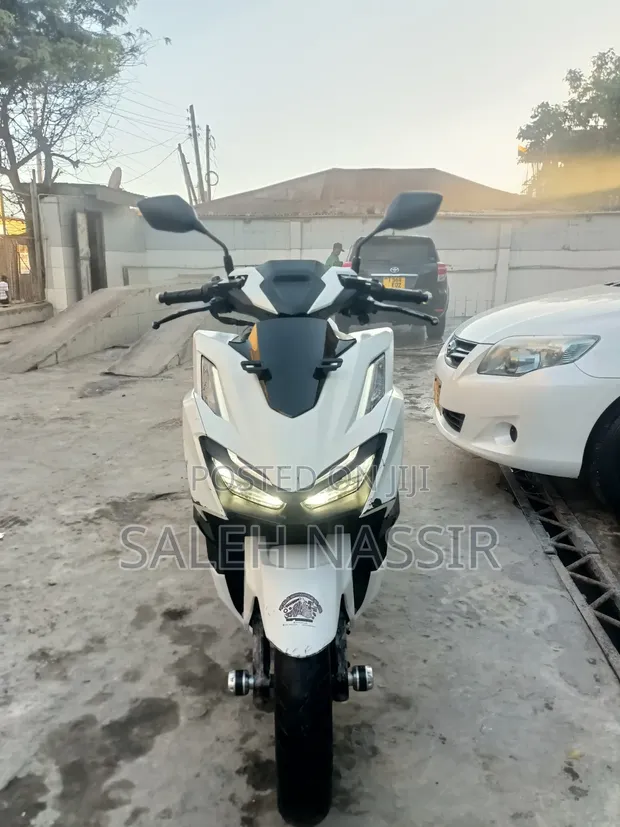 Honda Vario 160 Scooter 2022 - 1