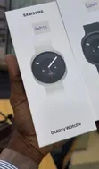Samsung Galaxy Watch 40mm (Nyeusi/Beige) - 1
