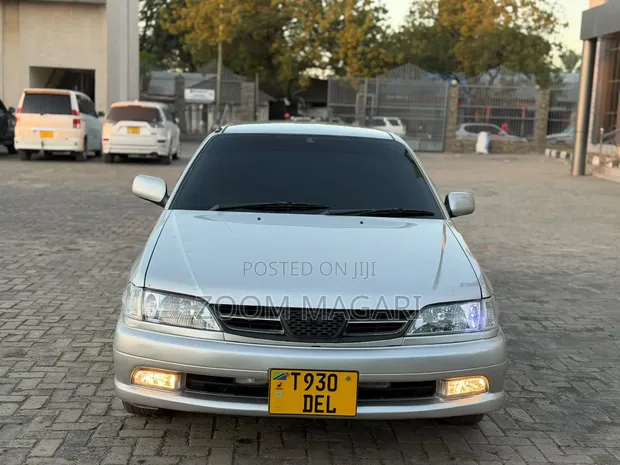 Toyota Carina 2001 Silver - 1