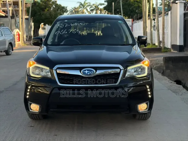 Subaru Forester 2015 Black - 1