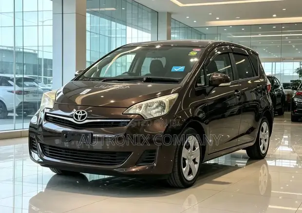 Toyota Ractis 2011 - 1