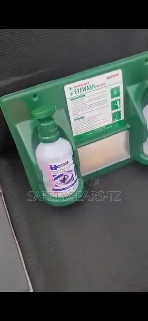 Brand New Emergency Eye Wash Station
