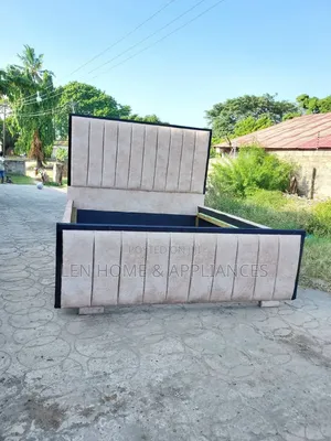 Sofa Bed ya Kifahari Ubora wa Juu - Brown na Cream