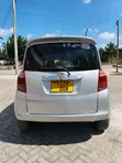 Toyota Ractis 2006 Silver - 5