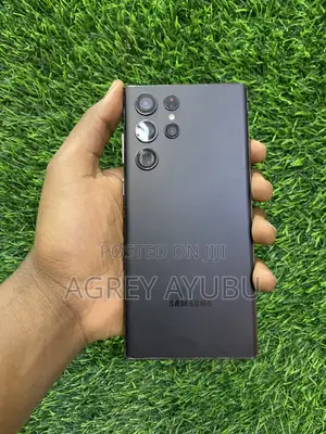 Samsung Galaxy S22 Ultra 256GB Nyeusi (Iliyo tumika)