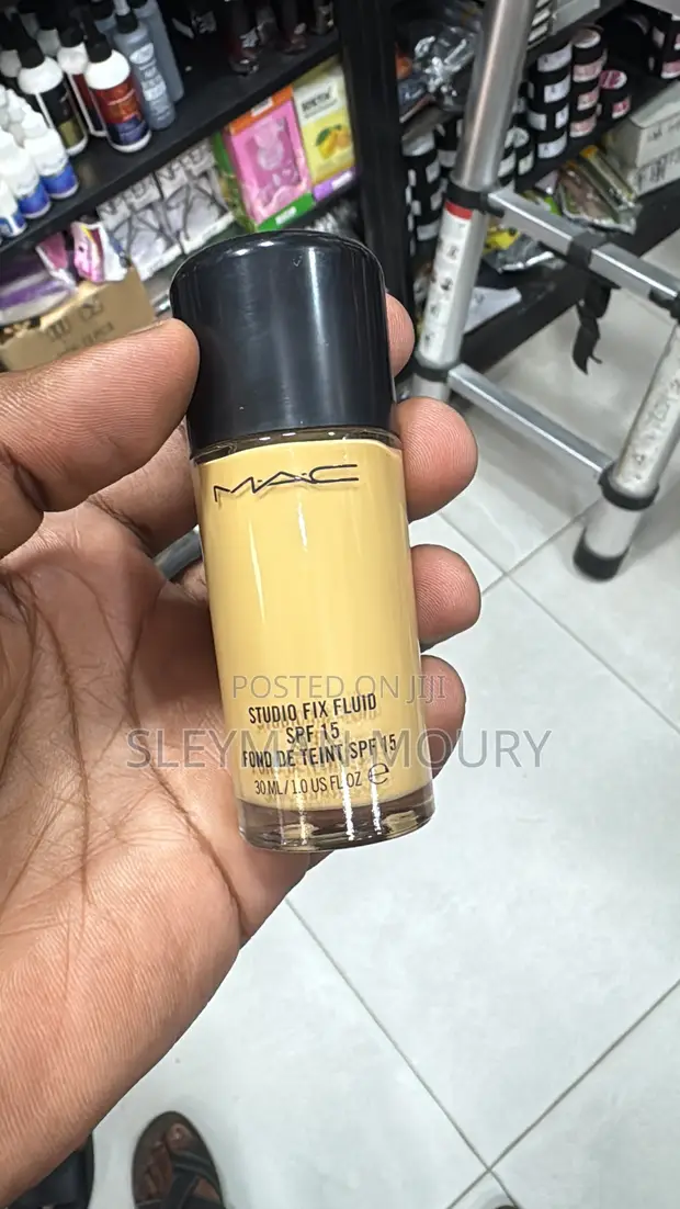 MAC Studio Fix Foundation - 1