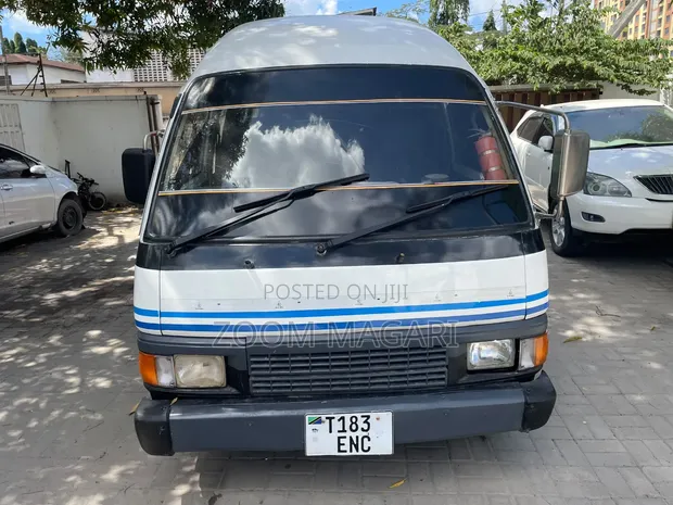 Nissan Caravan (Urvan) 1996 Diesel Manual - 1