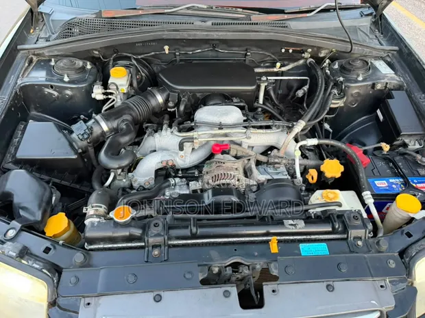 Subaru Forester 2006 Nyeusi - 1