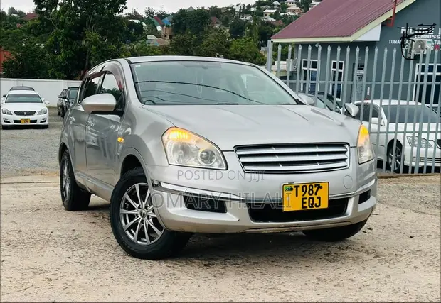 Nissan Dualis 2011 Silver - 1