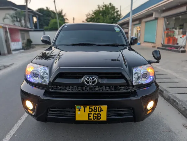 Toyota Hilux Surf 2008 Black - 1