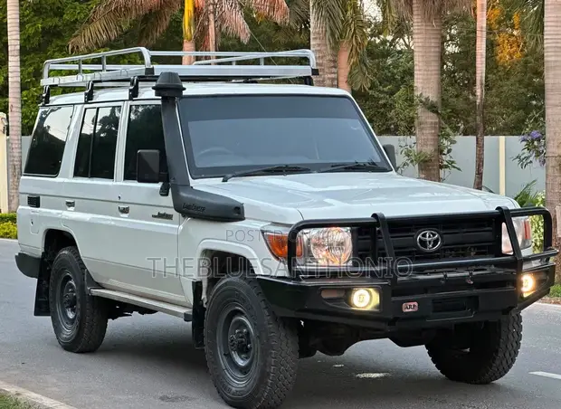 Toyota Land Cruiser LX 2019 White - 1
