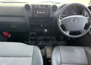 Toyota Land Cruiser LX 2019 White