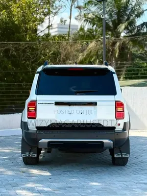 Toyota Land Cruiser Prado 2024 Nyeupe