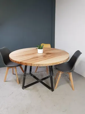Skyline Furniture Round Coffee Table