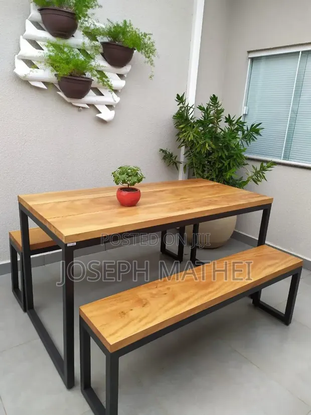 Meza ya Skyline Furniture Nyeusi ya Metal na Viti 6 - 1