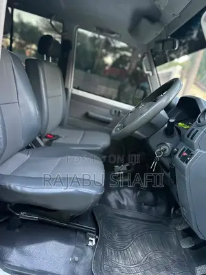 Toyota Land Cruiser LX 2018 Nyeupe