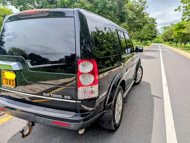 Land Rover Discovery 2010 Black - 1