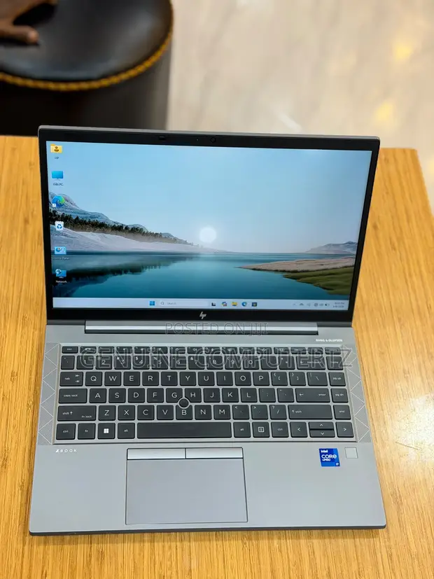 HP ZBook Firefly G8 Laptop 16GB RAM, 512GB SSD, Intel Core i7 - 1
