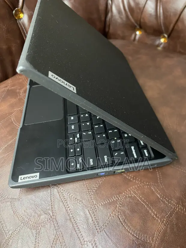 Laptopi ya Lenovo 100e 4GB RAM, 128GB SSD - 1