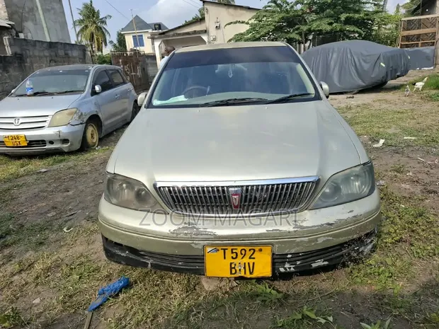 Toyota Vista 2003 Beige - 1