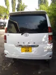 Toyota Noah 2001 White - 1