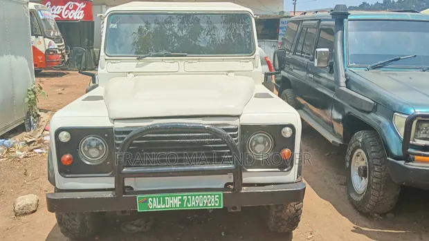 Land Rover Defender 2009 White - 1