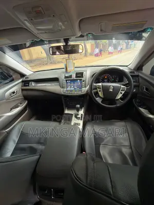 Toyota Crown Athlete 2011