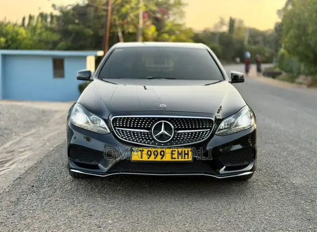 Mercedes-Benz E200 2014 Nyeusi - 1