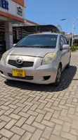 Toyota Vitz 2005 Beige - 2